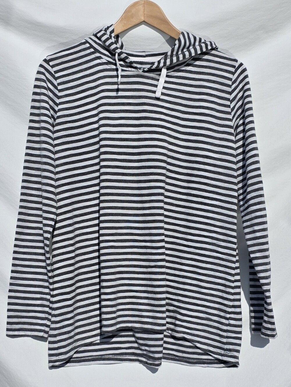 Curfew Size M Striped Hooded Long Sleeve Top — Grey & White
